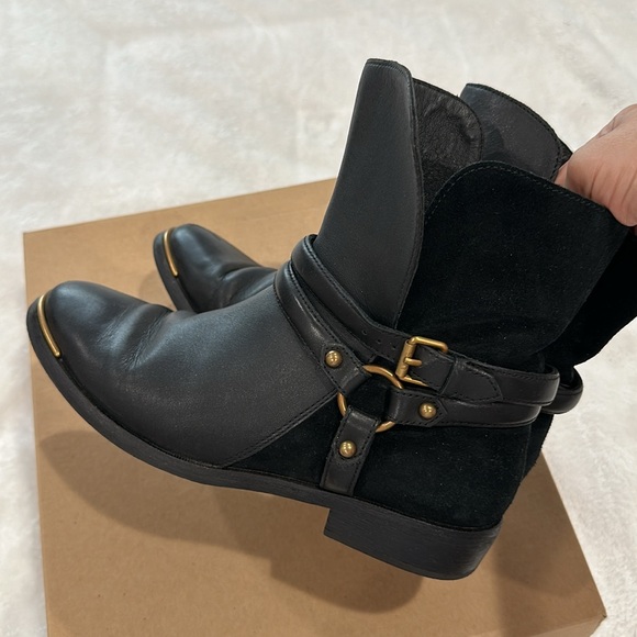 Authentic UGG ANKLE BOOTS SIZE 8 - Picture 5 of 12